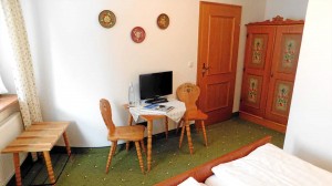 Alpenhotel Bergzauber Doppelzimmer Blumenwiese