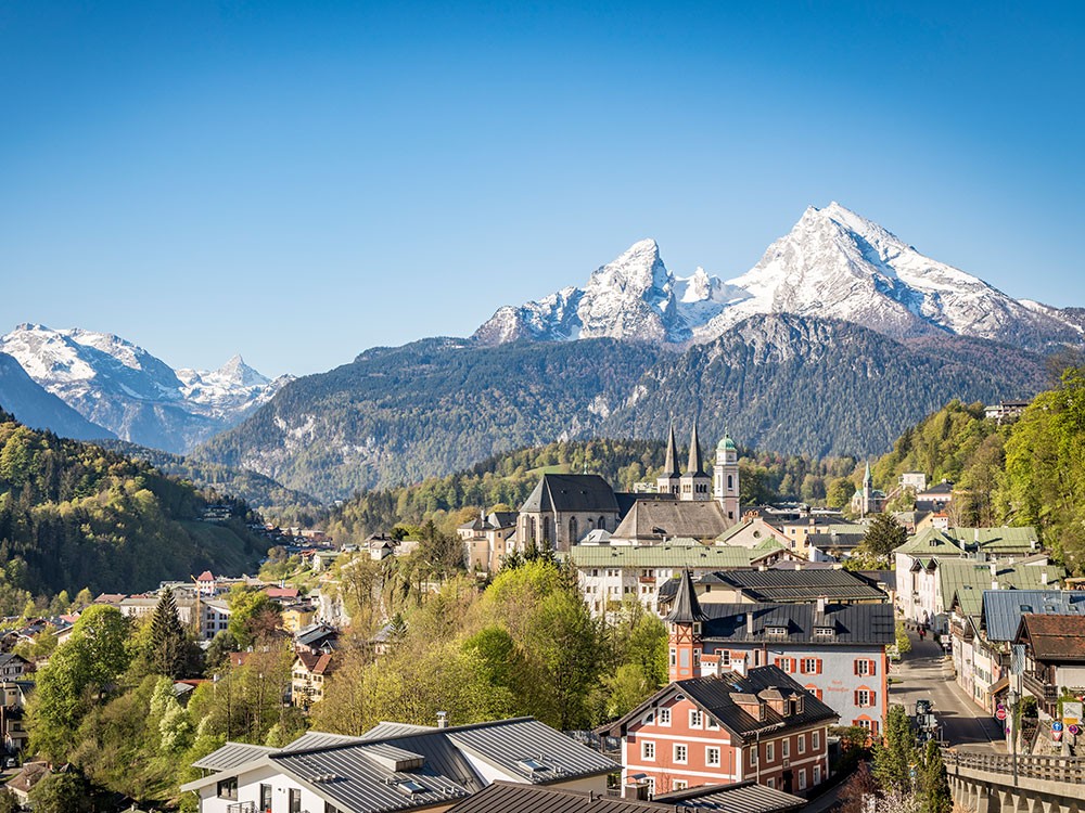 Markt Berchtesgaden mit Watzmann