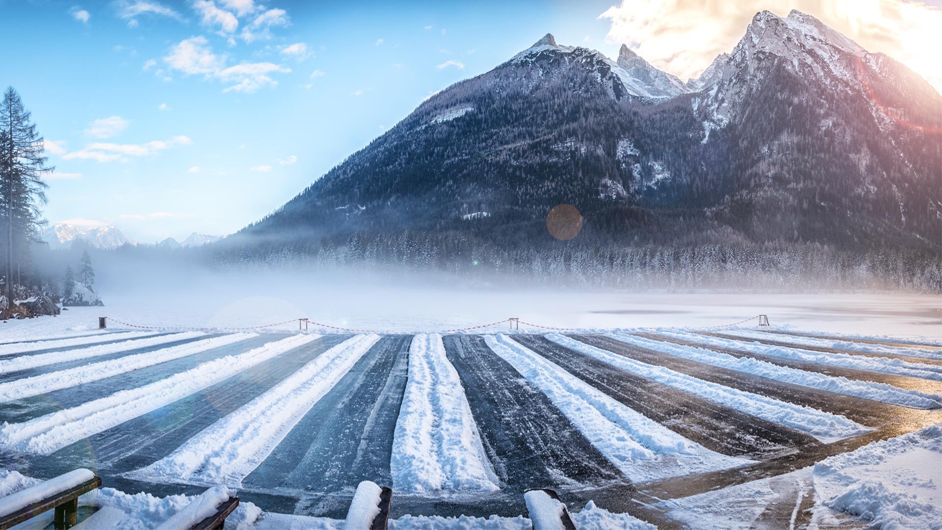 Der Hintersee im Winter mit Eisstockschieen