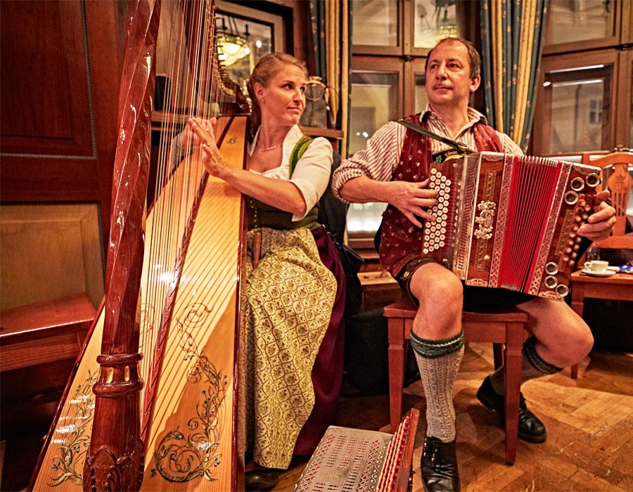 Bayerischer Hoagascht mit znftiger Musik