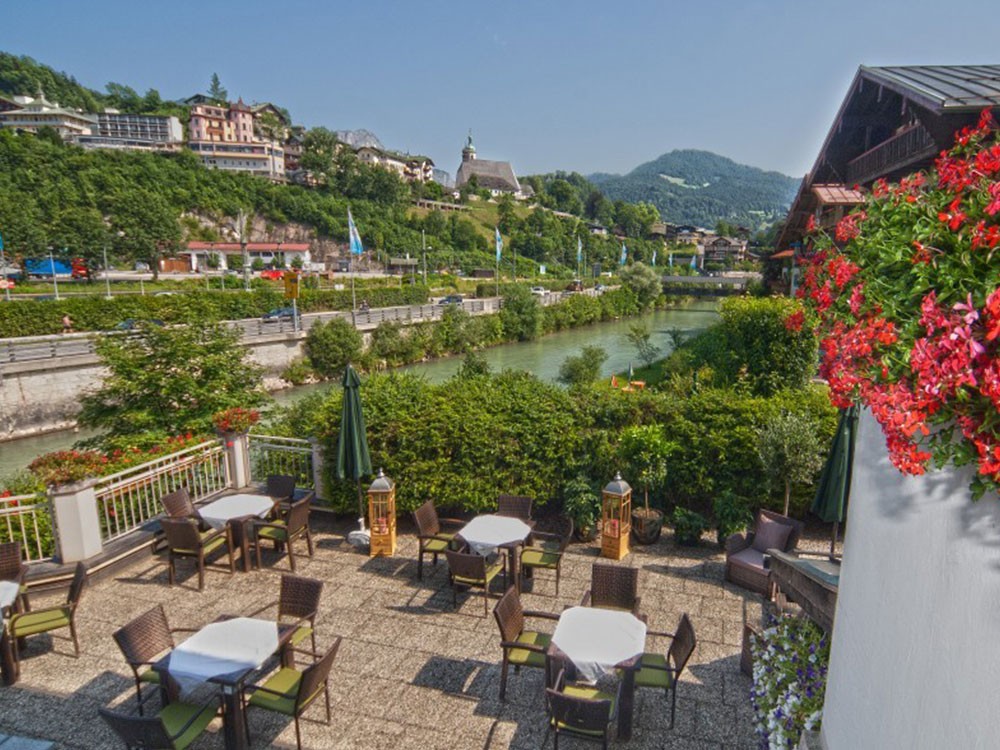 Hotel Grünberger Berchtesgaden Terrasse mit Ausblick