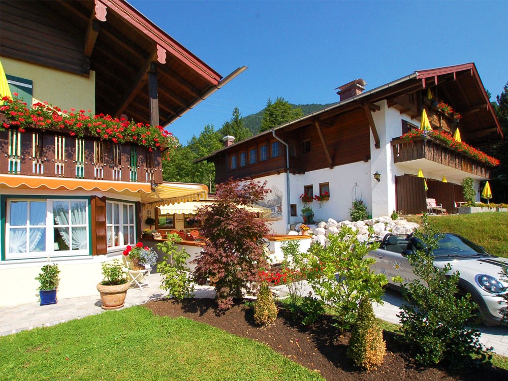 Alpenhotel Bergzauber im Sommer