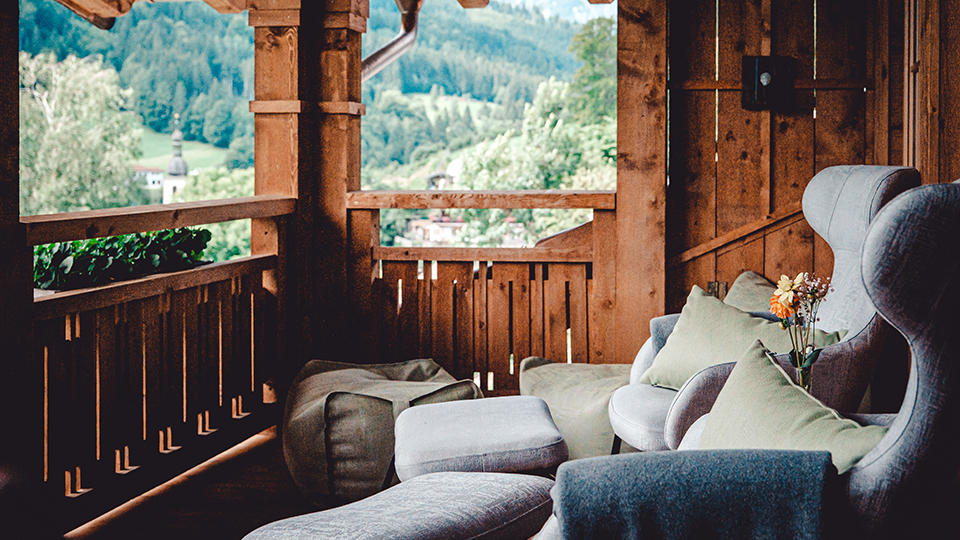 Hotel Rehlegg Balkon mit Sitzgruppe