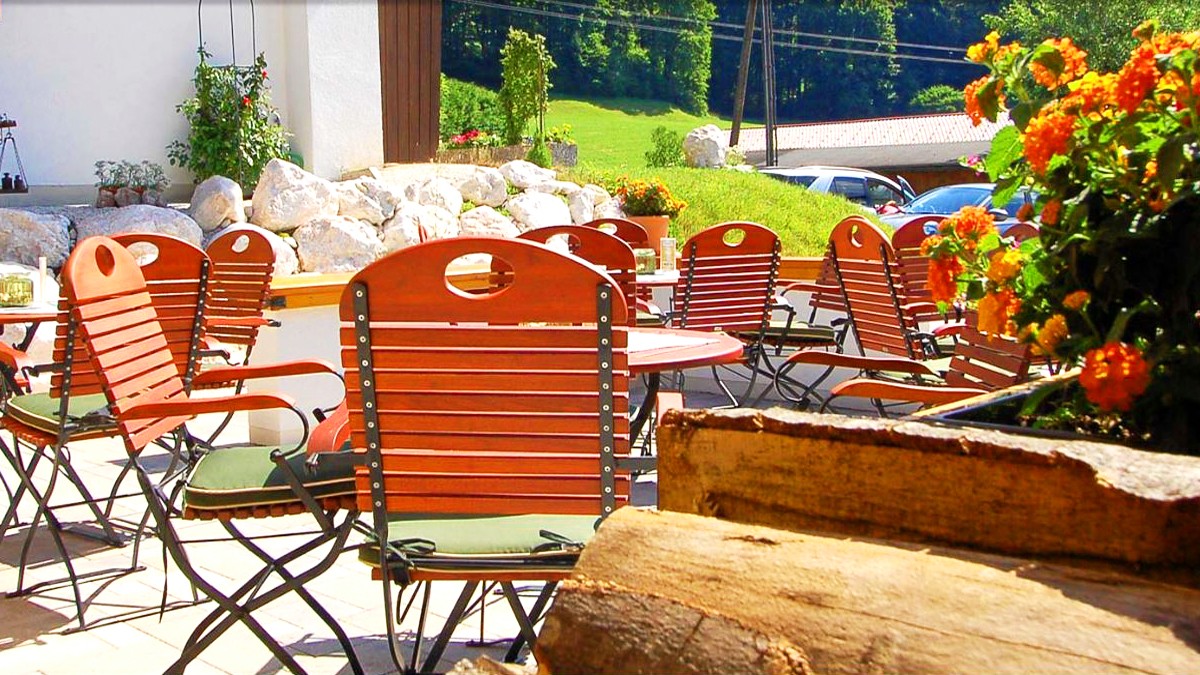 Alpenhotel Bergzauber Terrasse im Sommer