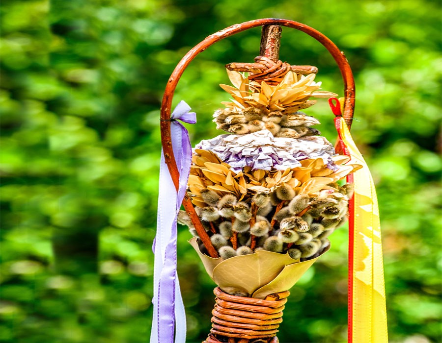 Palmbuschen am Palmsonntag - hier mit zustzlicher Kreuzverzierung